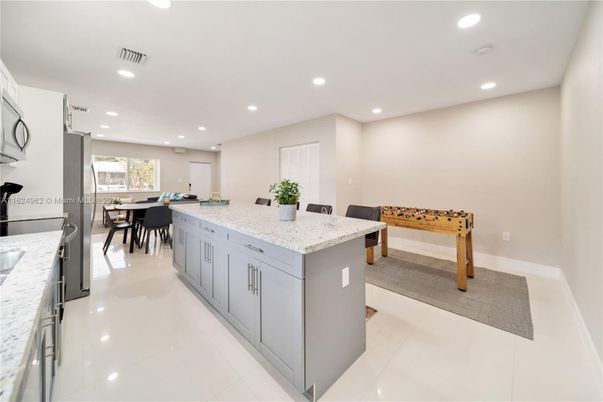 Dining room, Interior, Kitchen, Recessed Lighting