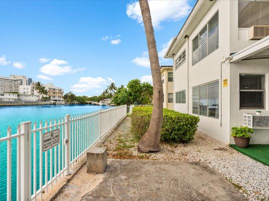 Exterior, Lake, Pool