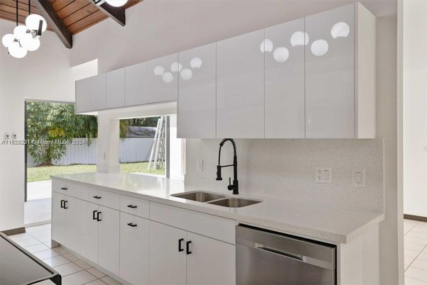 Interior, Kitchen, Stainless Steel Appliances, Wooden Beams, Wooden Ceilings