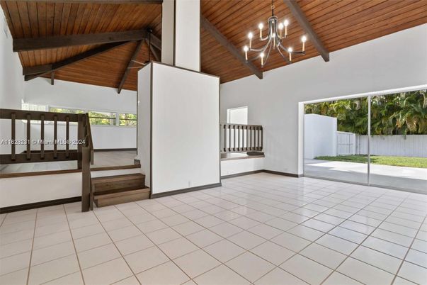 Chandelier, Empty room, Interior, Wooden Beams, Wooden Ceilings