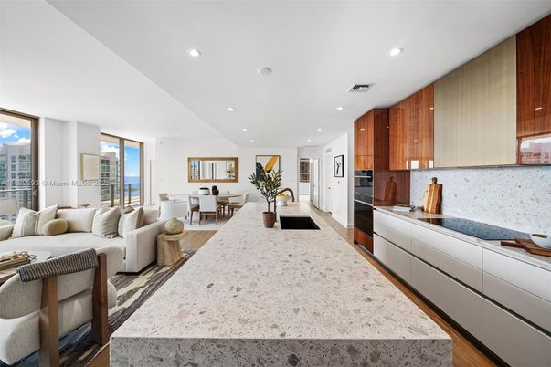 Dining room, Interior, Kitchen, Living room, Recessed Lighting, Wood Texture Flooring