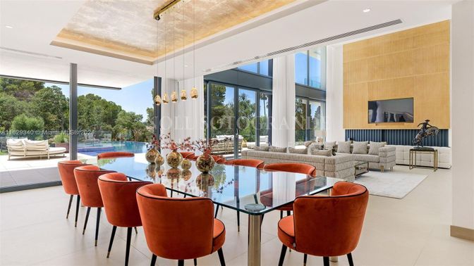 Dining room, Interior, Living room, Pendant Lights, Recessed Lighting