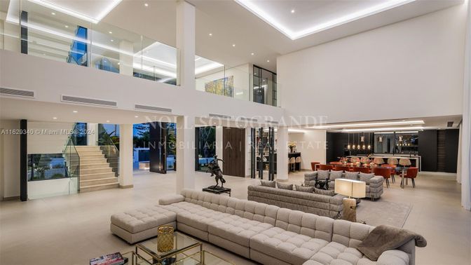 Dining room, Interior, Living room, Pendant Lights, Recessed Lighting
