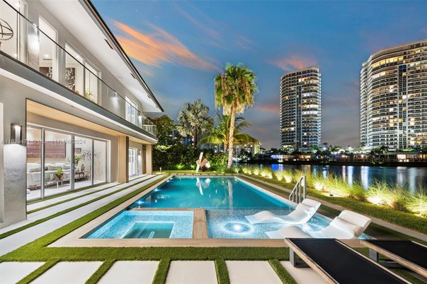Exterior, Pool, Water