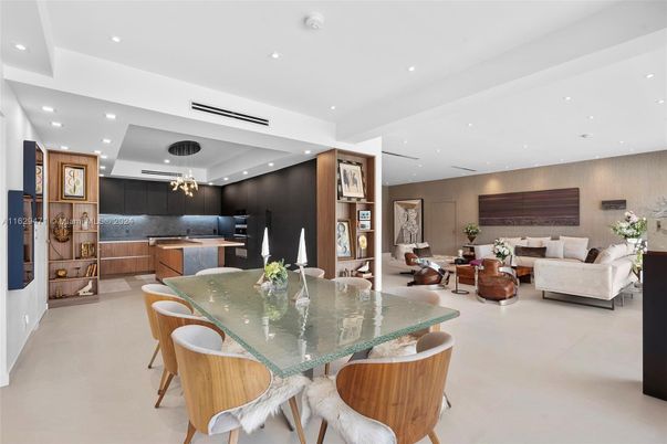 Dining room, Interior, Kitchen, Living room, Pendant Lights, Recessed Lighting, Stainless Steel Appliances