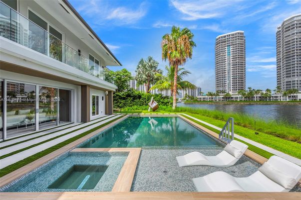 Exterior, Pool, Water