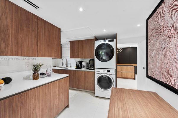 Interior, Kitchen, Recessed Lighting, Utility Closets, Washer