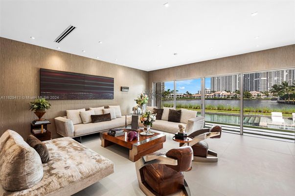 Interior, Living room, Recessed Lighting, Water