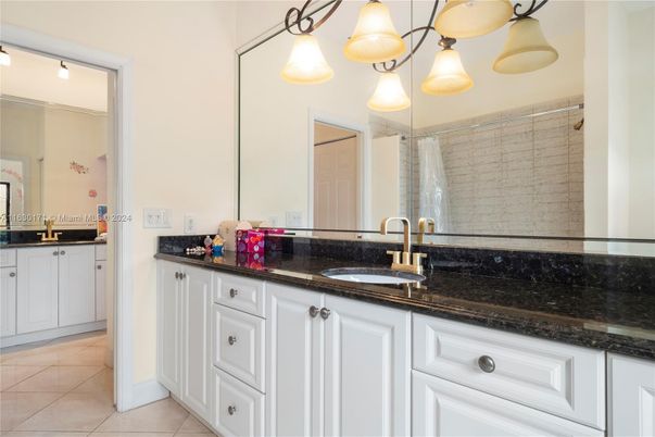 Bathroom, Dual Sink Vanities, Interior