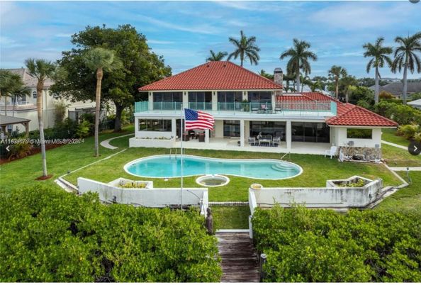 Backyard, Exterior, Pool
