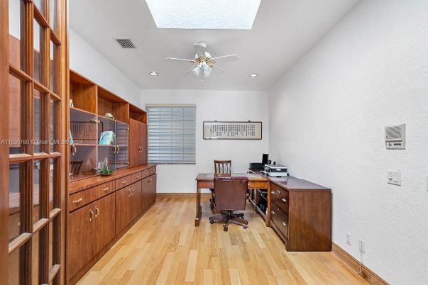 Home Office, Interior, Recessed Lighting, Wood Texture Flooring
