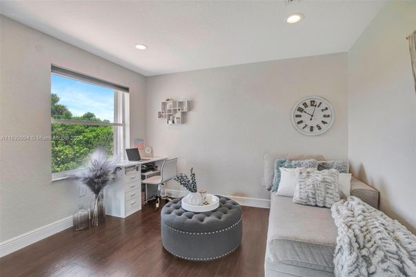 Home Office, Interior, Recessed Lighting, Wood Texture Flooring