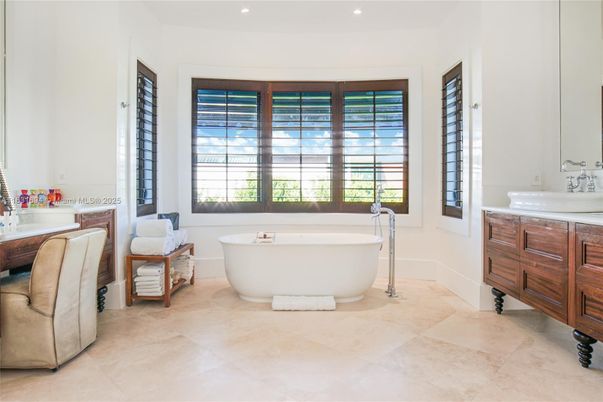 Bathroom, Free Standing Baths, Interior, Recessed Lighting