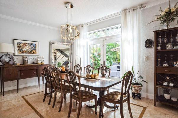 Dining room, Interior, Pendant Lights