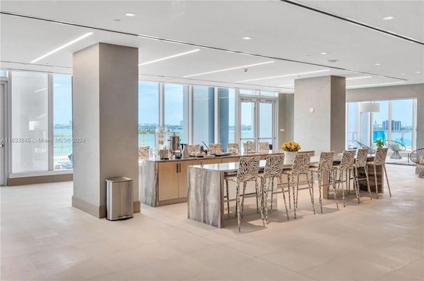 Dining room, Interior, Kitchen, Recessed Lighting