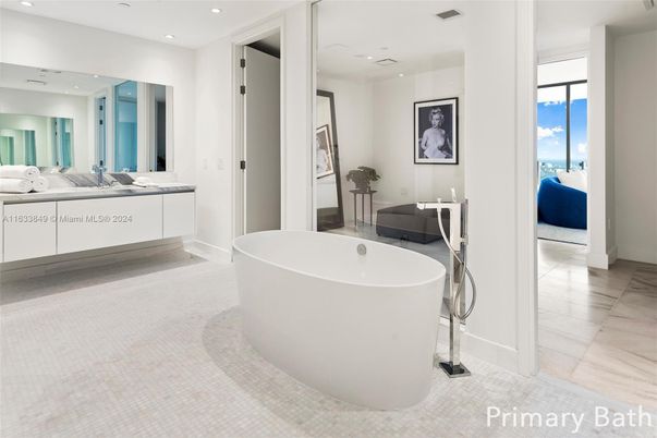 Bathroom, Free Standing Baths, Interior, Recessed Lighting