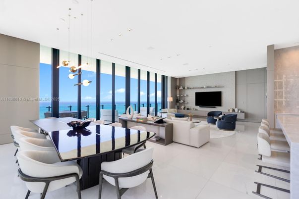 Dining room, Interior, Living room, Pendant Lights, Recessed Lighting, Water