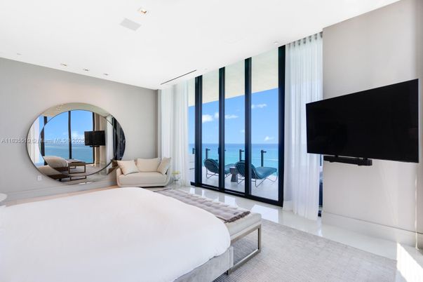 Bedroom, Interior, Recessed Lighting, Water