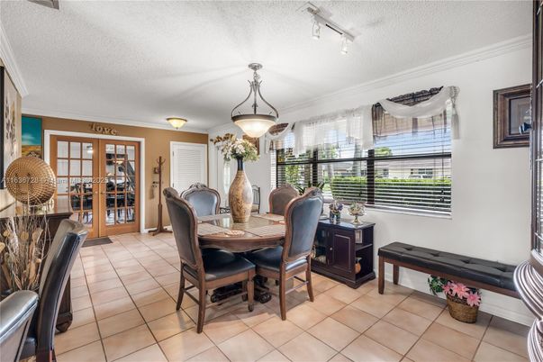 Dining room, Interior