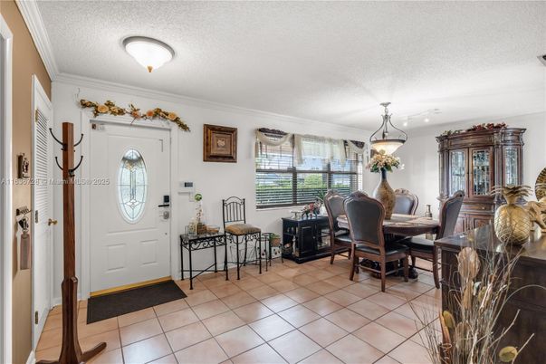 Dining room, Interior
