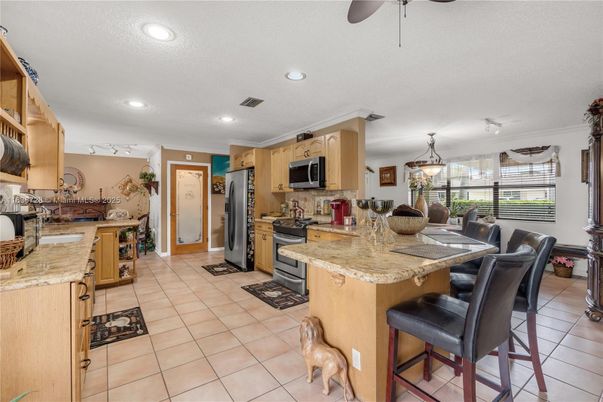 Dining room, Interior, Kitchen, Recessed Lighting