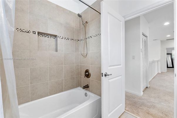 Bathroom, Interior, Recessed Lighting