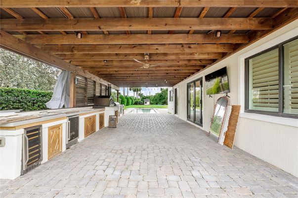 Exterior, Wooden Beams