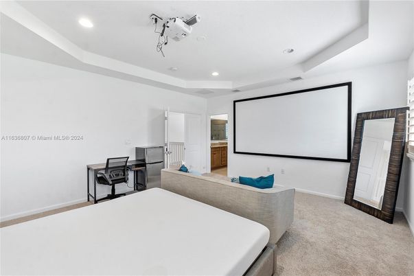 Interior, Projection Screen, Recessed Lighting, Theatre Room