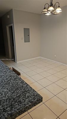 Empty room, Interior, Pendant Lights