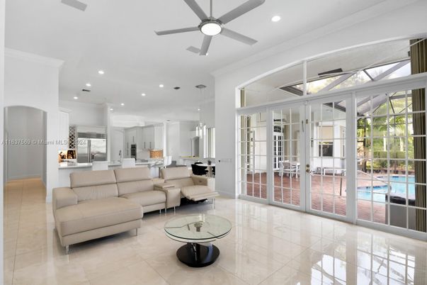 Interior, Kitchen, Living room, Pendant Lights, Recessed Lighting, Stainless Steel Appliances