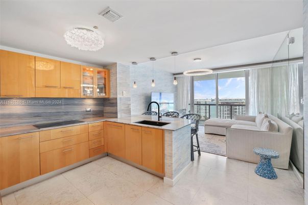 Chandelier, Interior, Kitchen, Living room, Pendant Lights
