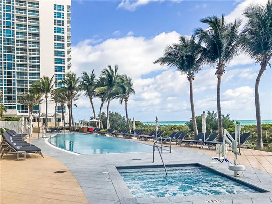 Exterior, Pool, Water