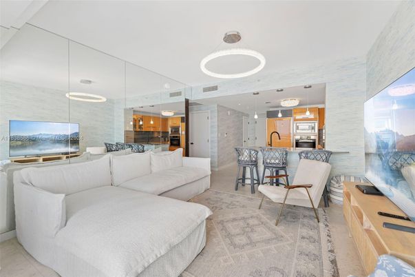 Interior, Kitchen, Living room, Pendant Lights, Recessed Lighting, Stainless Steel Appliances