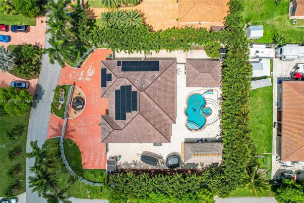 Exterior, Drone