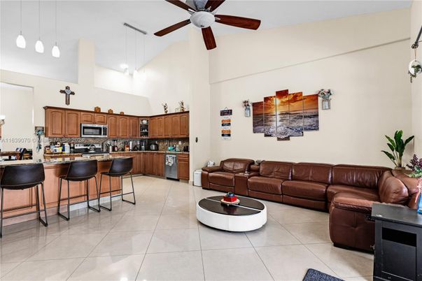 Interior, Kitchen, Living room, Pendant Lights, Stainless Steel Appliances