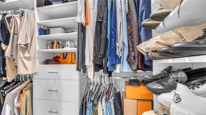Interior, Walk-in Closets