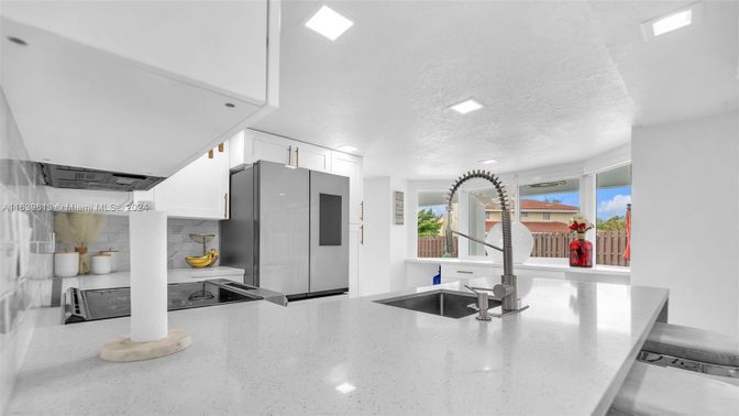 Interior, Kitchen, Recessed Lighting