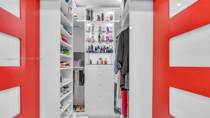 Interior, Walk-in Closets