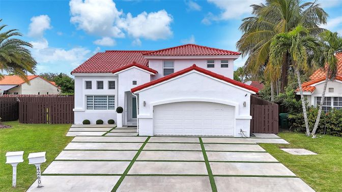 Attached, Exterior, Facade, Spanish Mediterranean