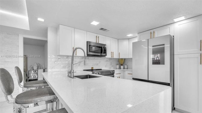 Interior, Kitchen, Recessed Lighting