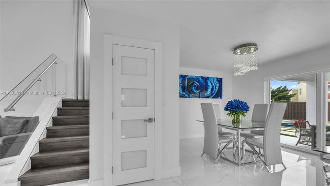 Chandelier, Dining room, Interior, Marble