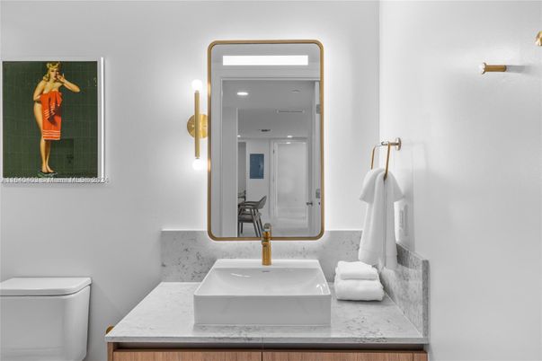Bathroom, Interior, Recessed Lighting