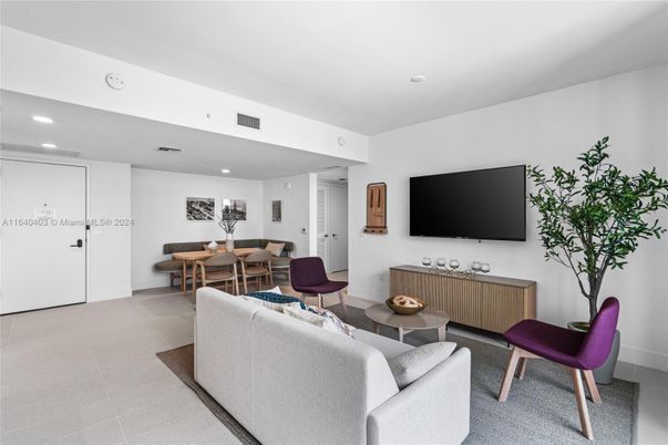 Dining room, Interior, Living room, Recessed Lighting