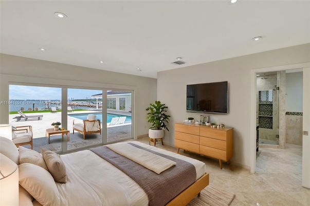 Bedroom, Interior, Recessed Lighting, Water