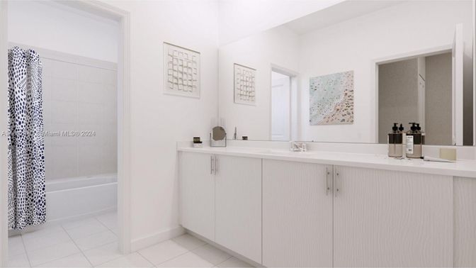 Bathroom, Dual Sink Vanities, Interior