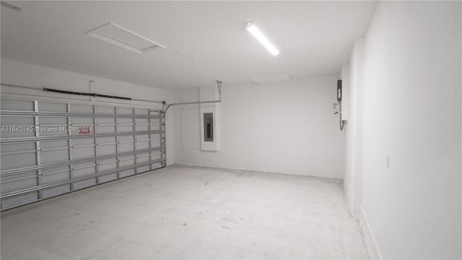 Garage, Interior