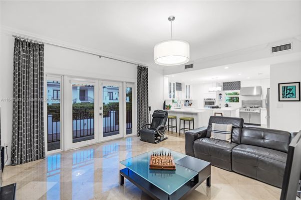 Interior, Kitchen, Living room, Pendant Lights, Recessed Lighting, Stainless Steel Appliances