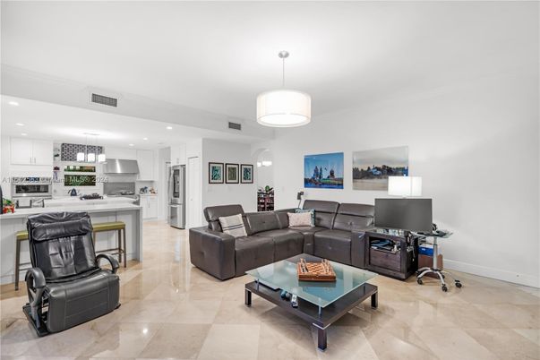 Interior, Kitchen, Living room, Pendant Lights, Recessed Lighting, Stainless Steel Appliances