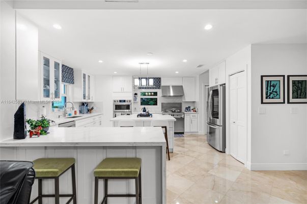 Interior, Kitchen, Pendant Lights, Recessed Lighting, Stainless Steel Appliances
