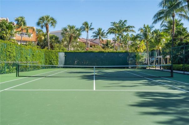 Exterior, Tennis Courts